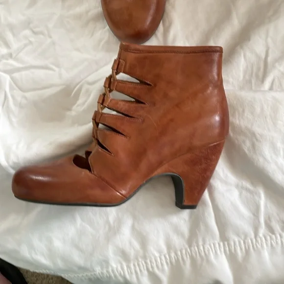 Miz Mooz lovely leather boots! - Picture 3 of 4